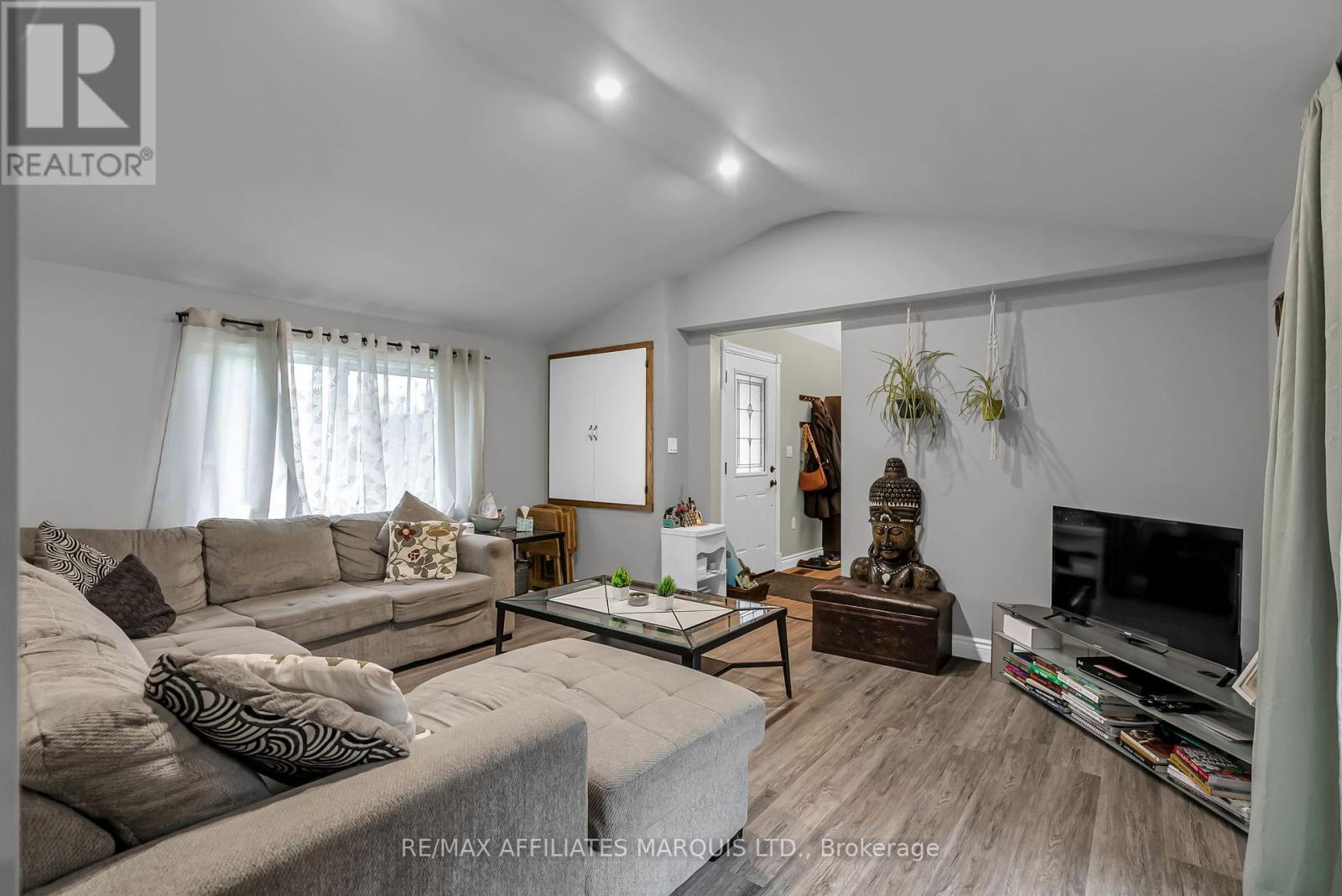 21895 Seguin Mill Street, North Glengarry, Ontario  K0B 1H0 - Photo 2 - X12455717