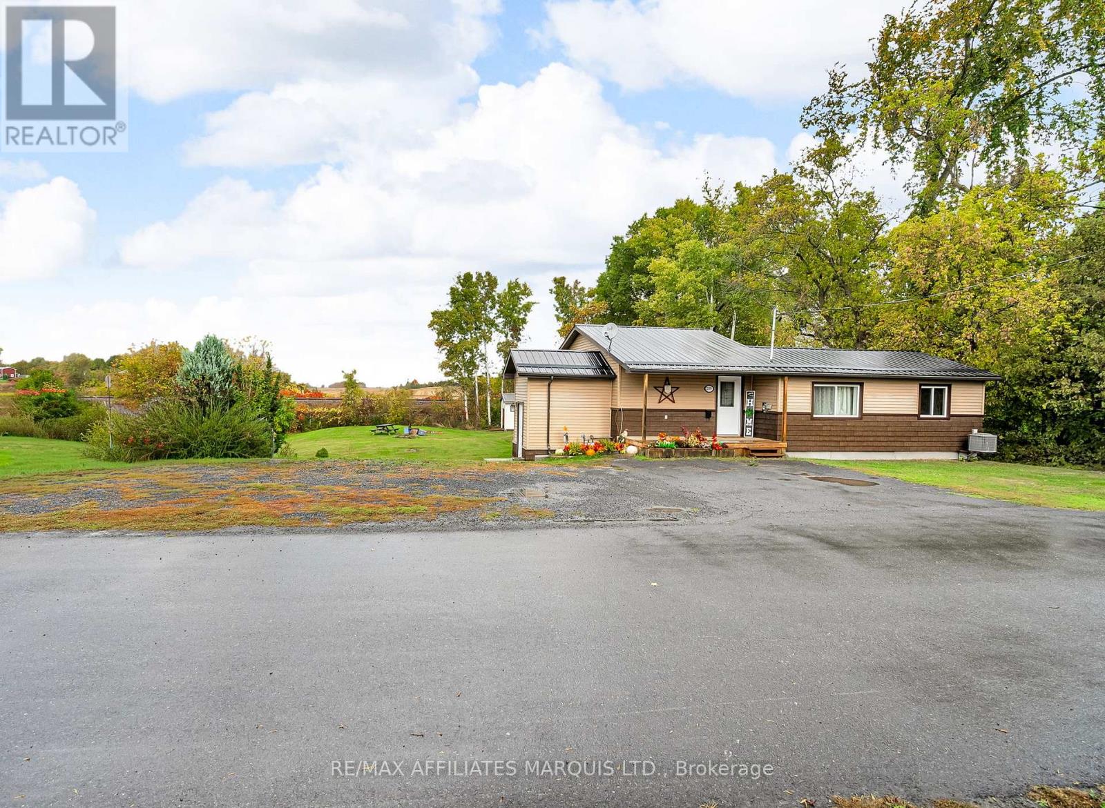 21895 Seguin Mill Street, North Glengarry, Ontario  K0B 1H0 - Photo 23 - X12455717