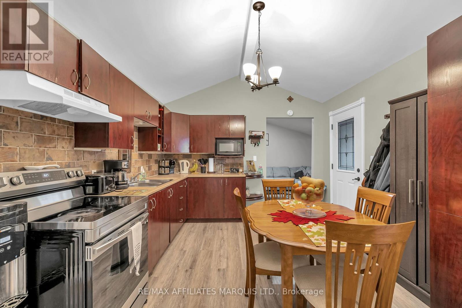 21895 Seguin Mill Street, North Glengarry, Ontario  K0B 1H0 - Photo 7 - X12455717