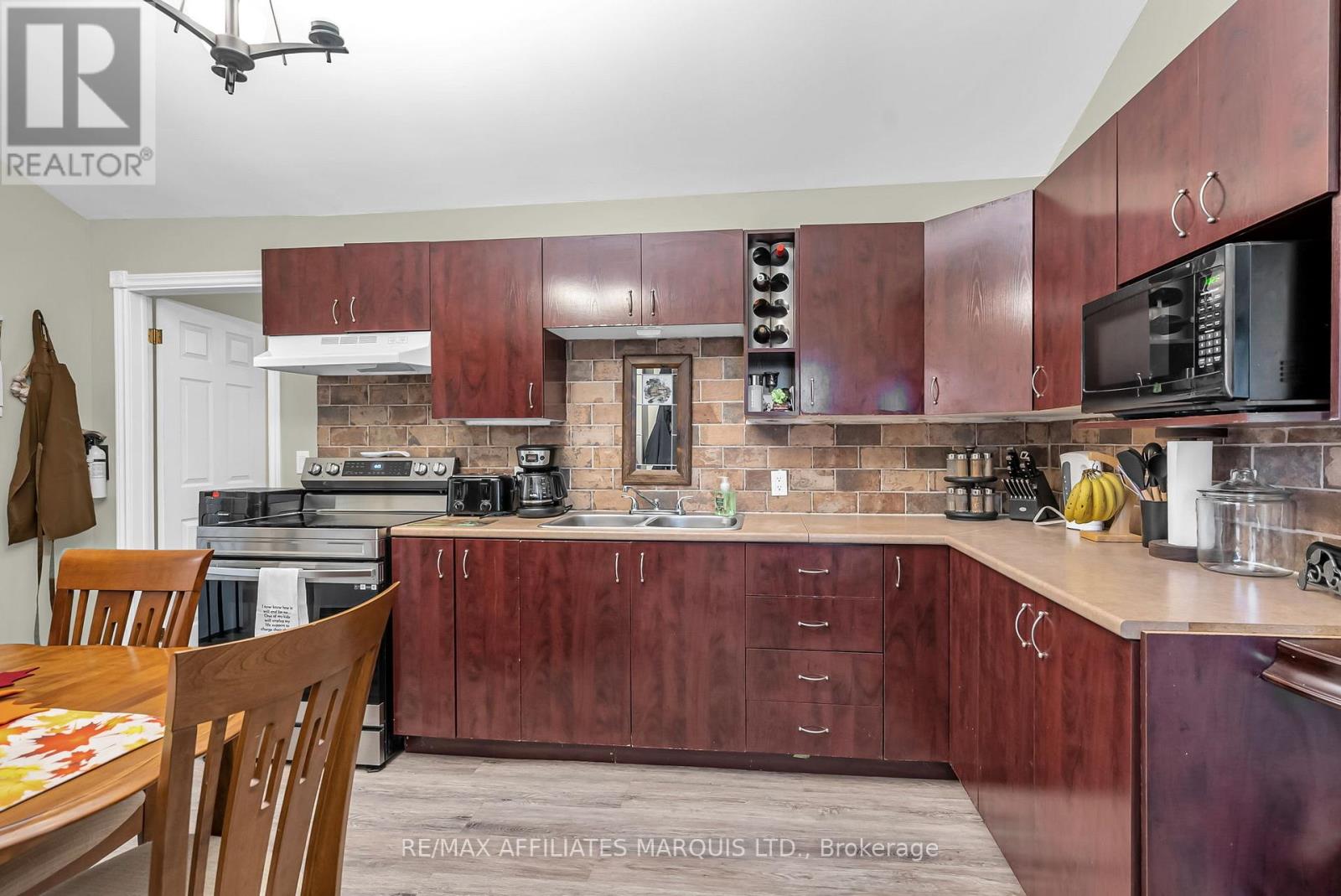21895 Seguin Mill Street, North Glengarry, Ontario  K0B 1H0 - Photo 8 - X12455717