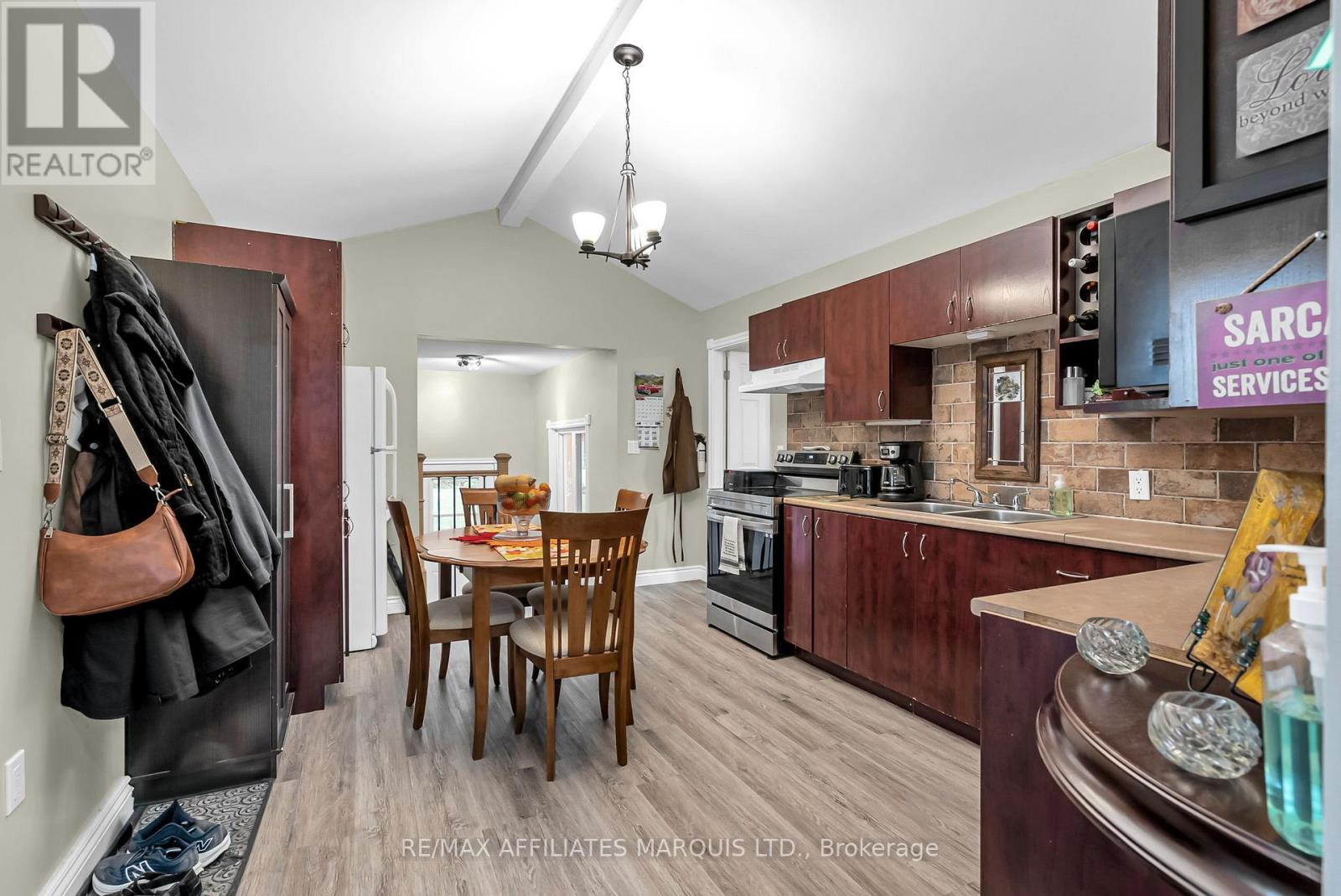 21895 Seguin Mill Street, North Glengarry, Ontario  K0B 1H0 - Photo 9 - X12455717