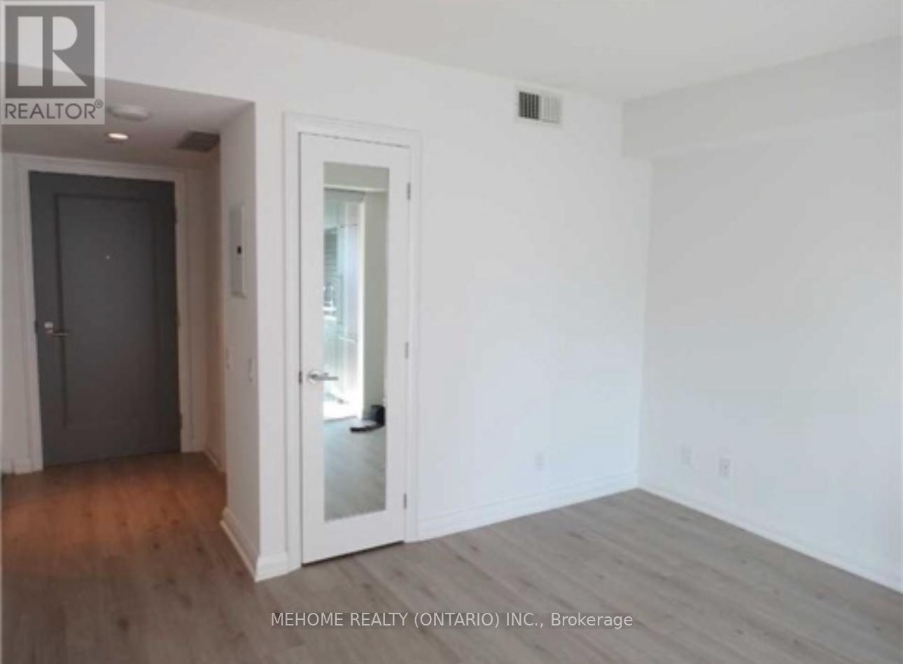 1810 - 155 Yorkville Avenue, Toronto, Ontario  M5R 0B4 - Photo 8 - C12455721