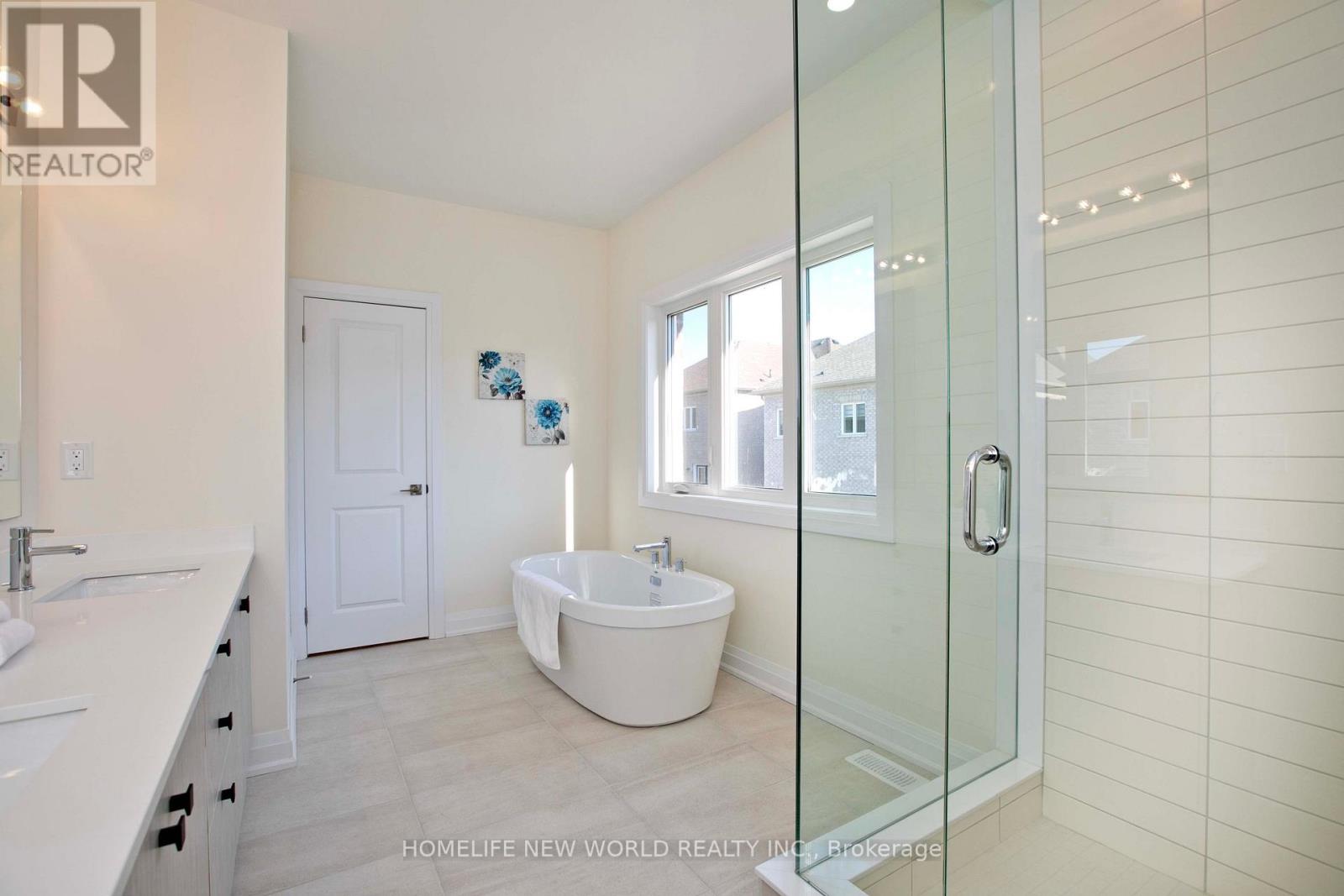 240 Seguin Street, Richmond Hill, Ontario  L4E 2Y5 - Photo 17 - N12455730