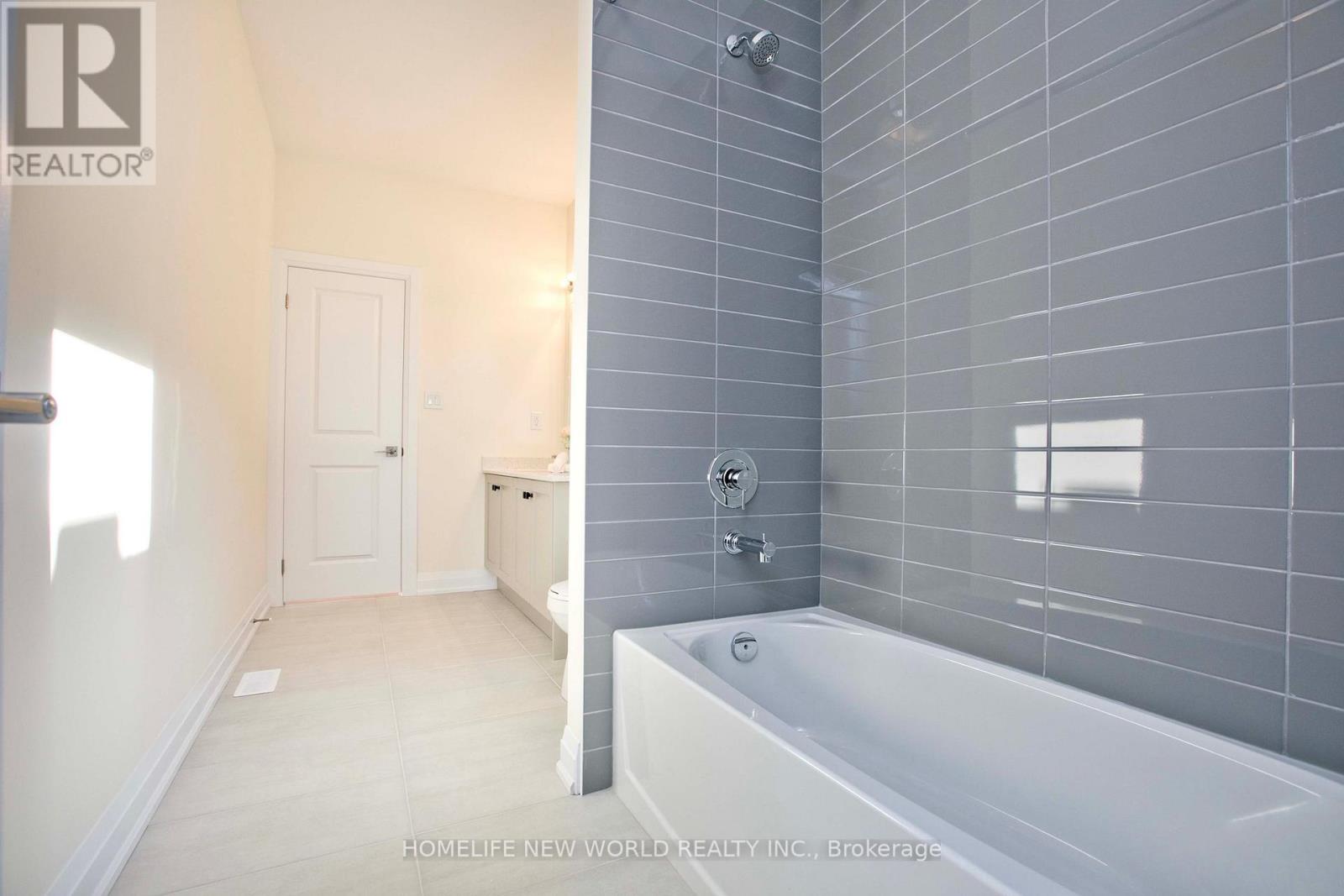 240 Seguin Street, Richmond Hill, Ontario  L4E 2Y5 - Photo 25 - N12455730