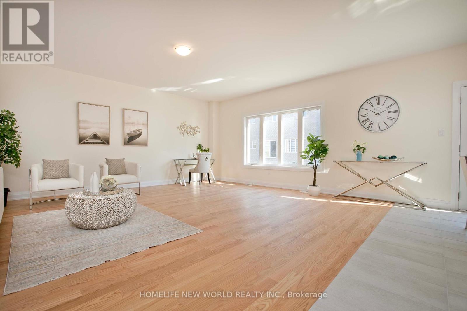240 Seguin Street, Richmond Hill, Ontario  L4E 2Y5 - Photo 6 - N12455730