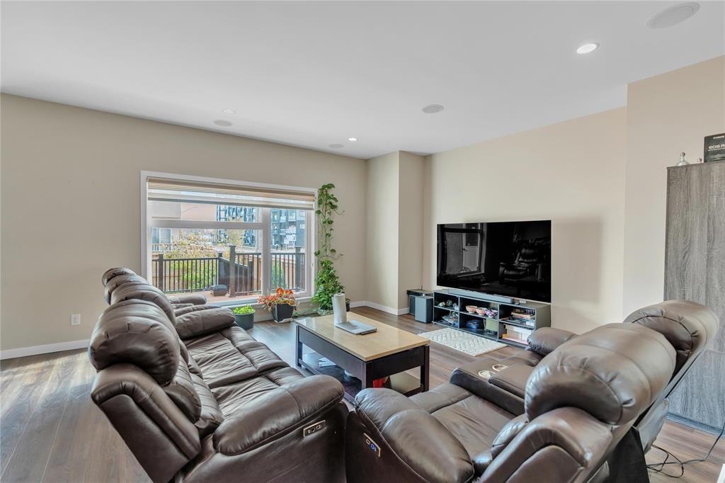 242 Daylan Marshall Gate, Winnipeg, Manitoba  R2P 1X8 - Photo 5 - 202526281