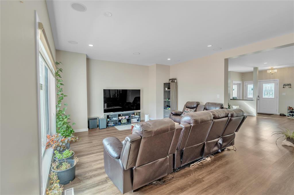 242 Daylan Marshall Gate, Winnipeg, Manitoba  R2P 1X8 - Photo 6 - 202526281