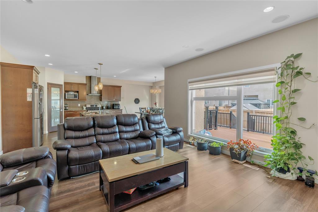 242 Daylan Marshall Gate, Winnipeg, Manitoba  R2P 1X8 - Photo 7 - 202526281