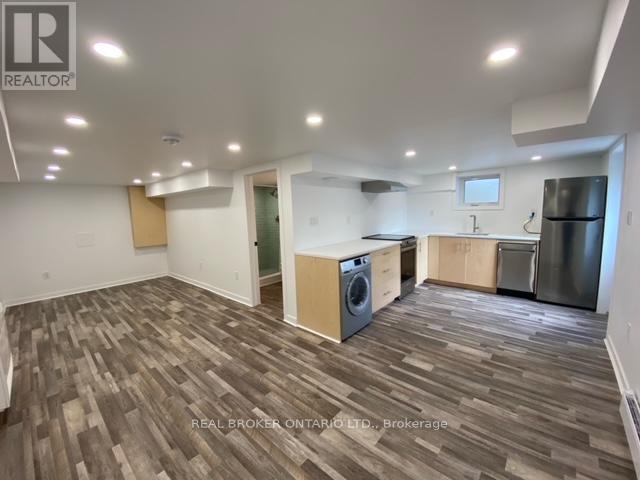 B - 137 Madison Avenue S, Kitchener, Ontario  N2G 3M4 - Photo 3 - X12455718
