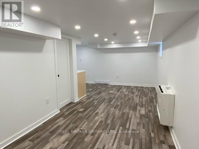 B - 137 Madison Avenue S, Kitchener, Ontario  N2G 3M4 - Photo 4 - X12455718