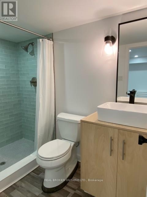 B - 137 Madison Avenue S, Kitchener, Ontario  N2G 3M4 - Photo 5 - X12455718