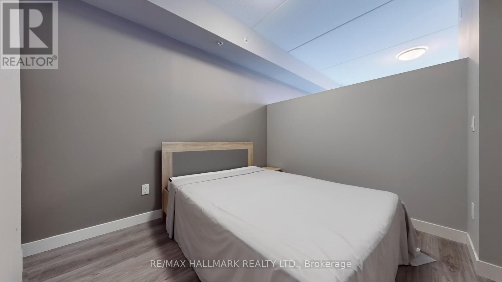 207 - 308 Lester Street, Waterloo, Ontario  N2L 3W6 - Photo 3 - X12455728