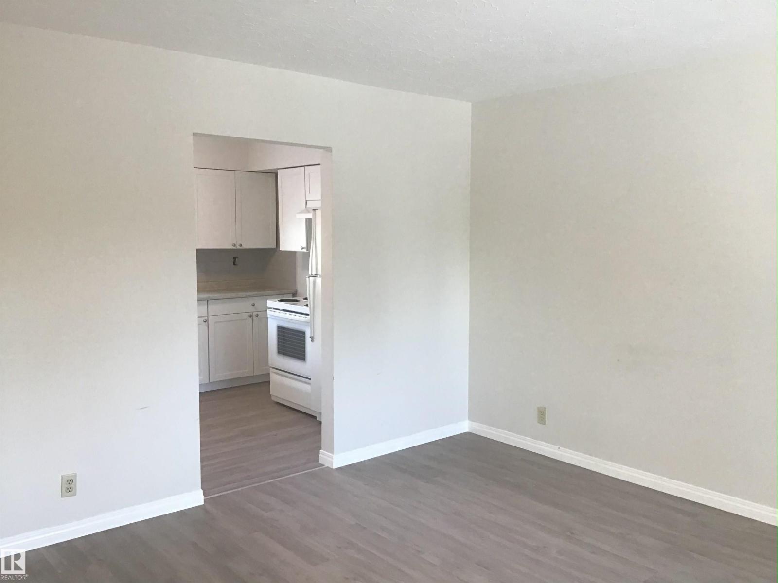 9035 149 St Nw, Edmonton, Alberta  T5R 0A5 - Photo 3 - E4461607