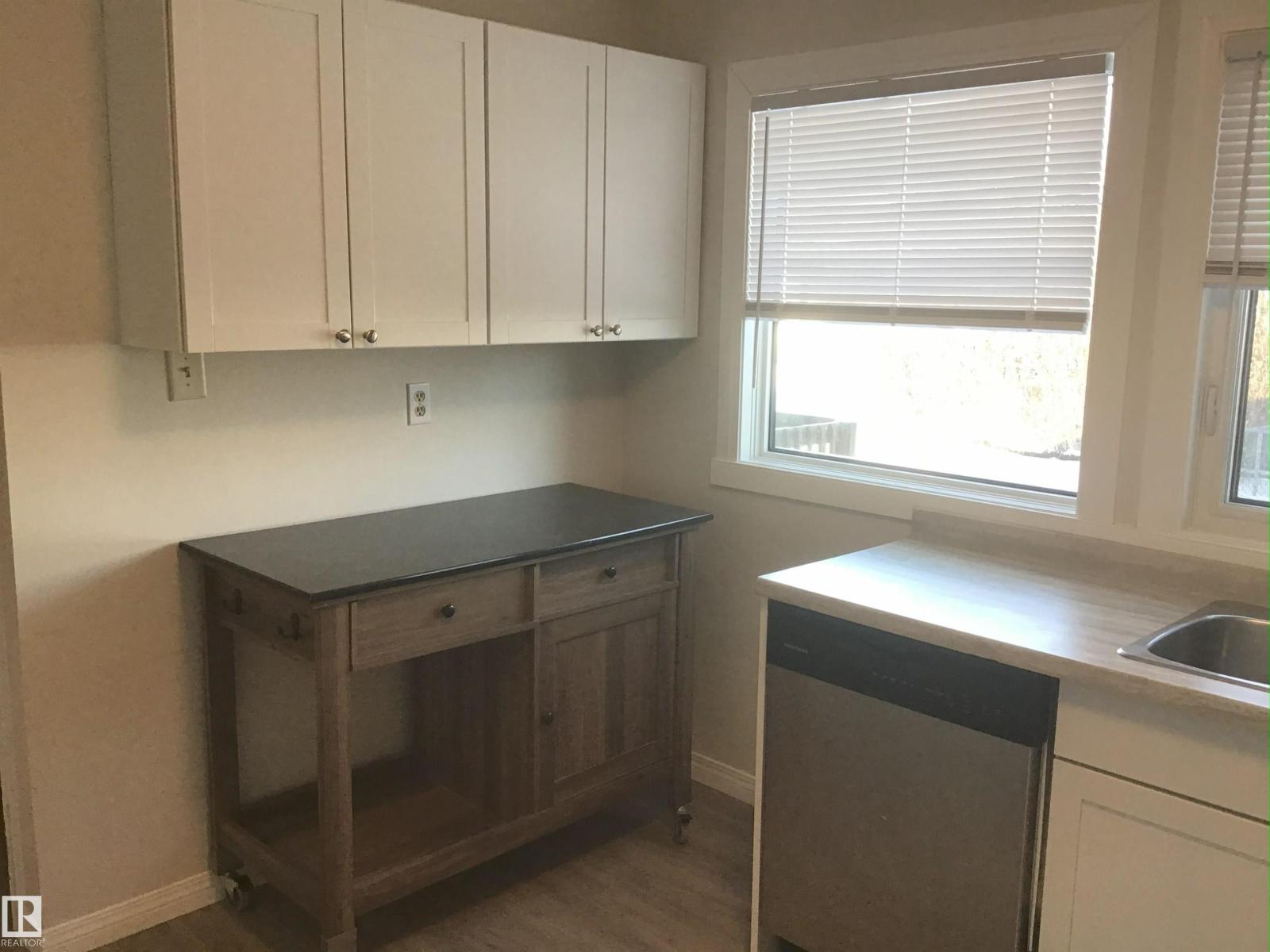 9035 149 St Nw, Edmonton, Alberta  T5R 0A5 - Photo 4 - E4461607
