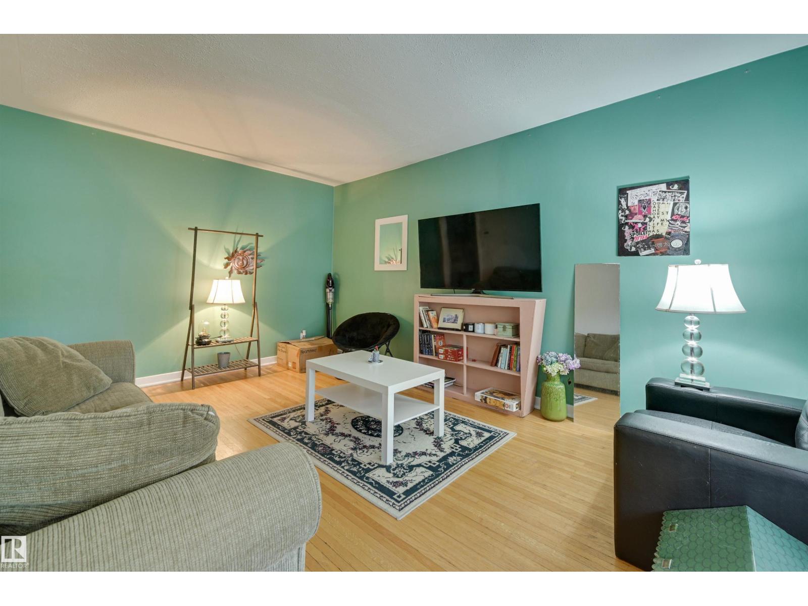 10752 75 Av Nw, Edmonton, Alberta  T6E 1J9 - Photo 2 - E4461608