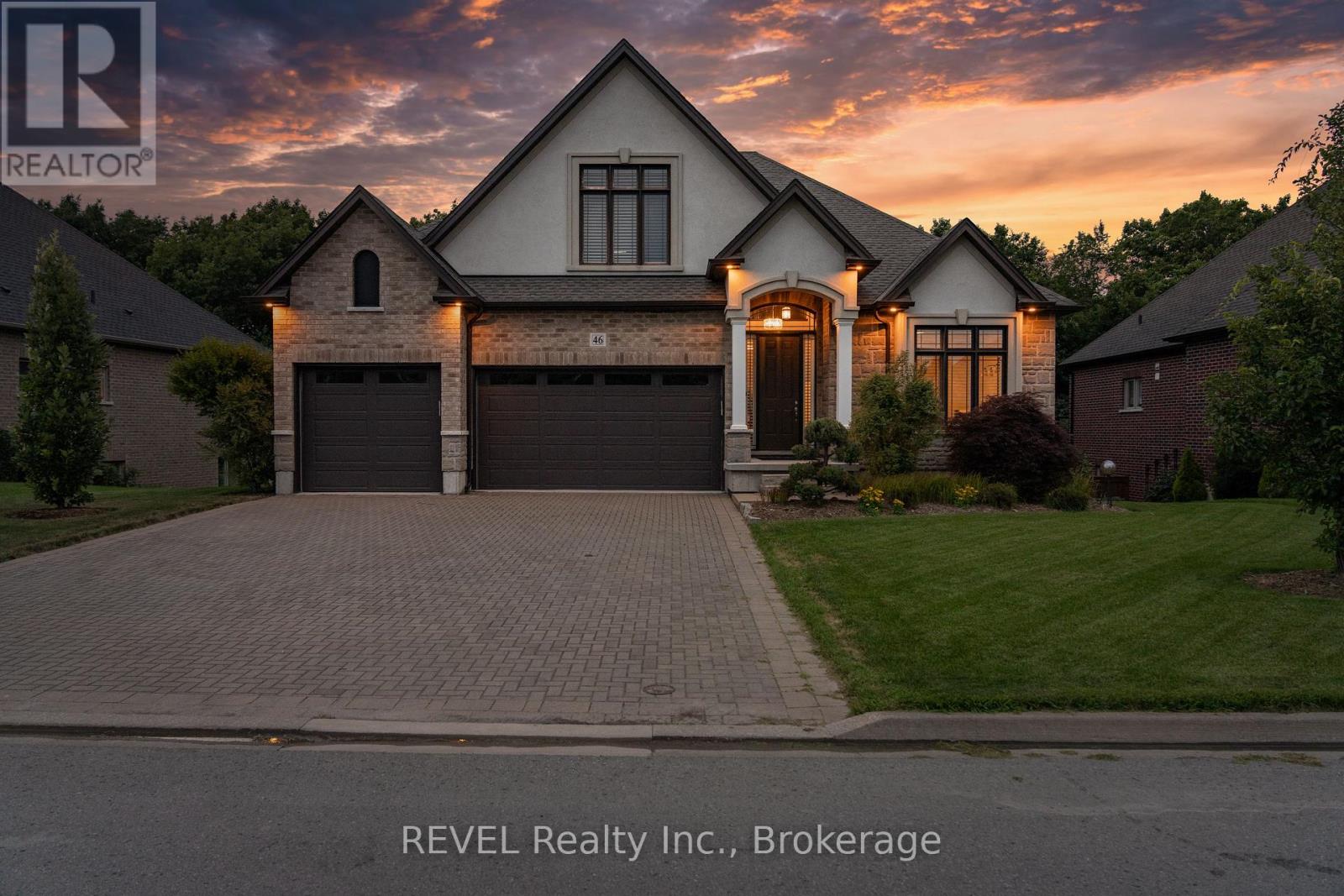 46 Philmori Boulevard, Pelham, Ontario  L0S 1E5 - Photo 1 - X12455754