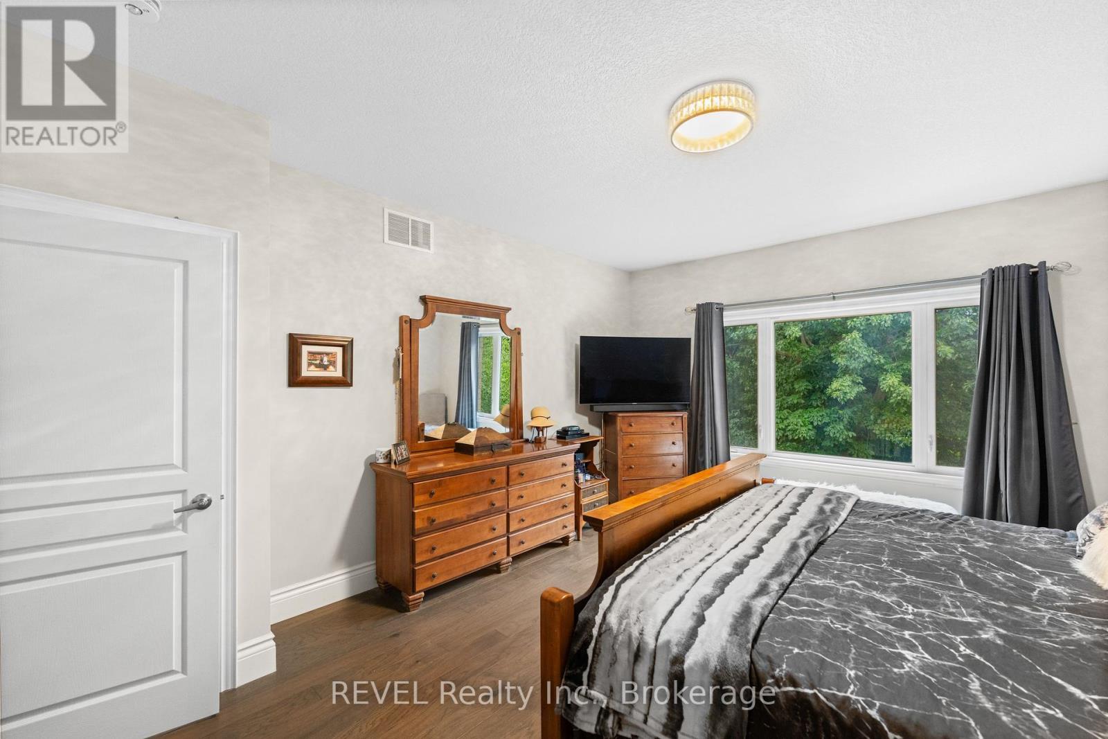 46 Philmori Boulevard, Pelham, Ontario  L0S 1E5 - Photo 28 - X12455754