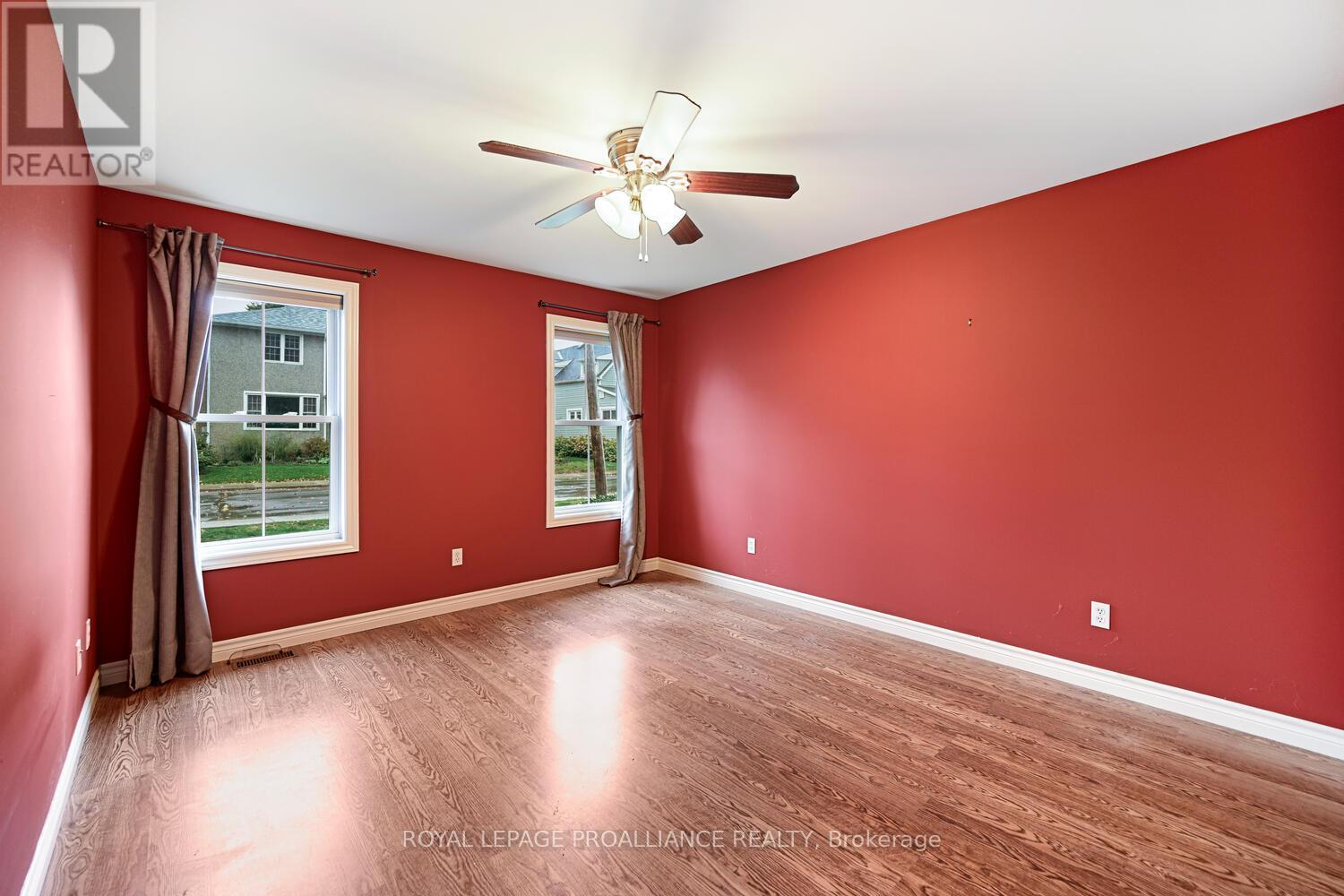 189 James Street E, Brockville, Ontario  K6V 1L6 - Photo 13 - X12455734