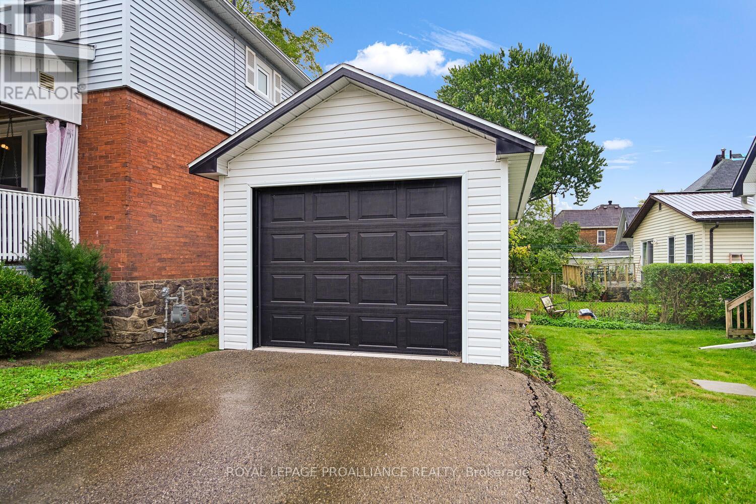 189 James Street E, Brockville, Ontario  K6V 1L6 - Photo 21 - X12455734