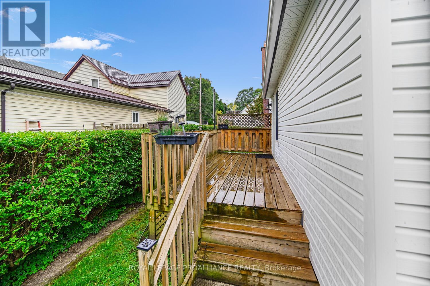 189 James Street E, Brockville, Ontario  K6V 1L6 - Photo 25 - X12455734