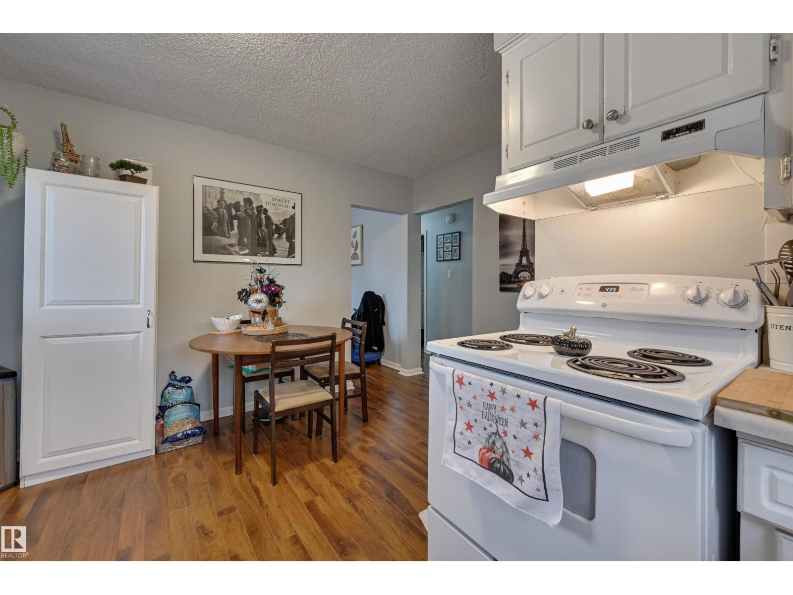 9404 9406 Holyrood Rd Nw, Edmonton, Alberta  T6C 4H4 - Photo 10 - E4461609