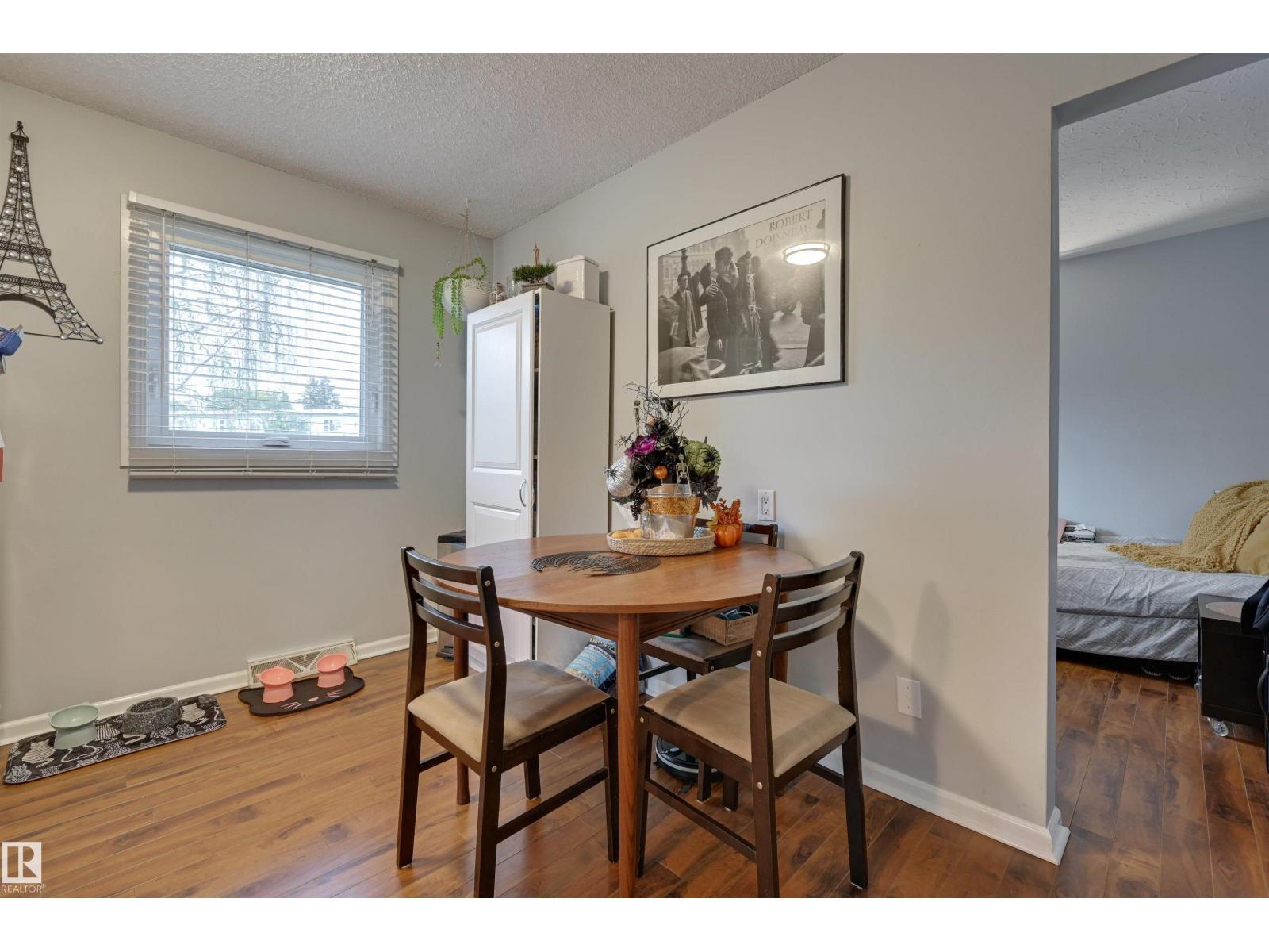 9404 9406 Holyrood Rd Nw, Edmonton, Alberta  T6C 4H4 - Photo 11 - E4461609