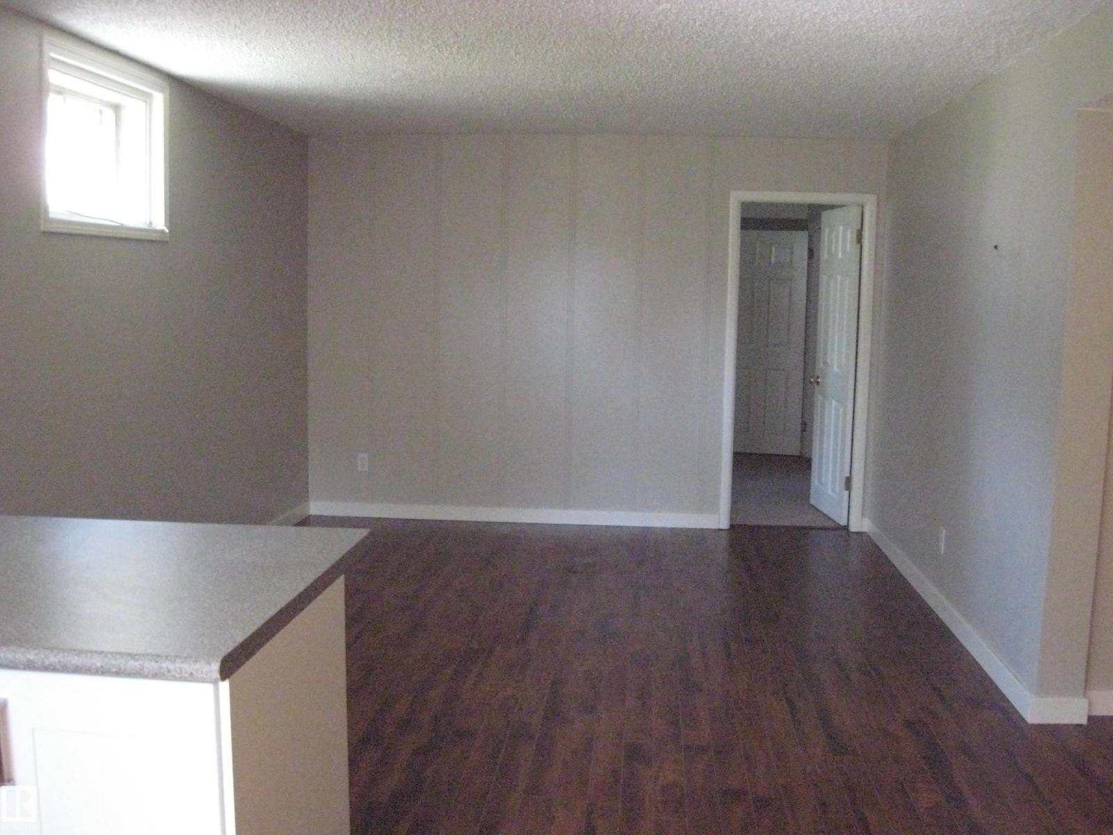 9404 9406 Holyrood Rd Nw, Edmonton, Alberta  T6C 4H4 - Photo 17 - E4461609