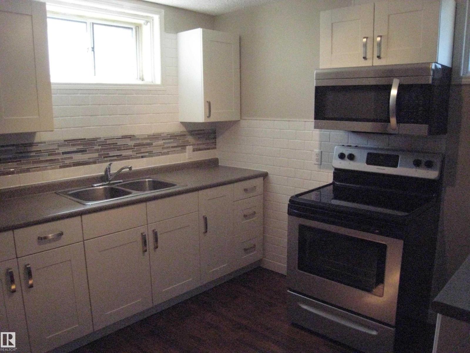 9404 9406 Holyrood Rd Nw, Edmonton, Alberta  T6C 4H4 - Photo 18 - E4461609