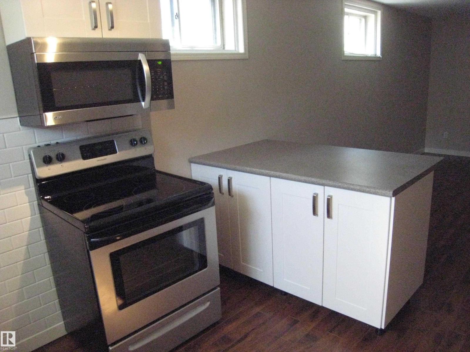 9404 9406 Holyrood Rd Nw, Edmonton, Alberta  T6C 4H4 - Photo 20 - E4461609