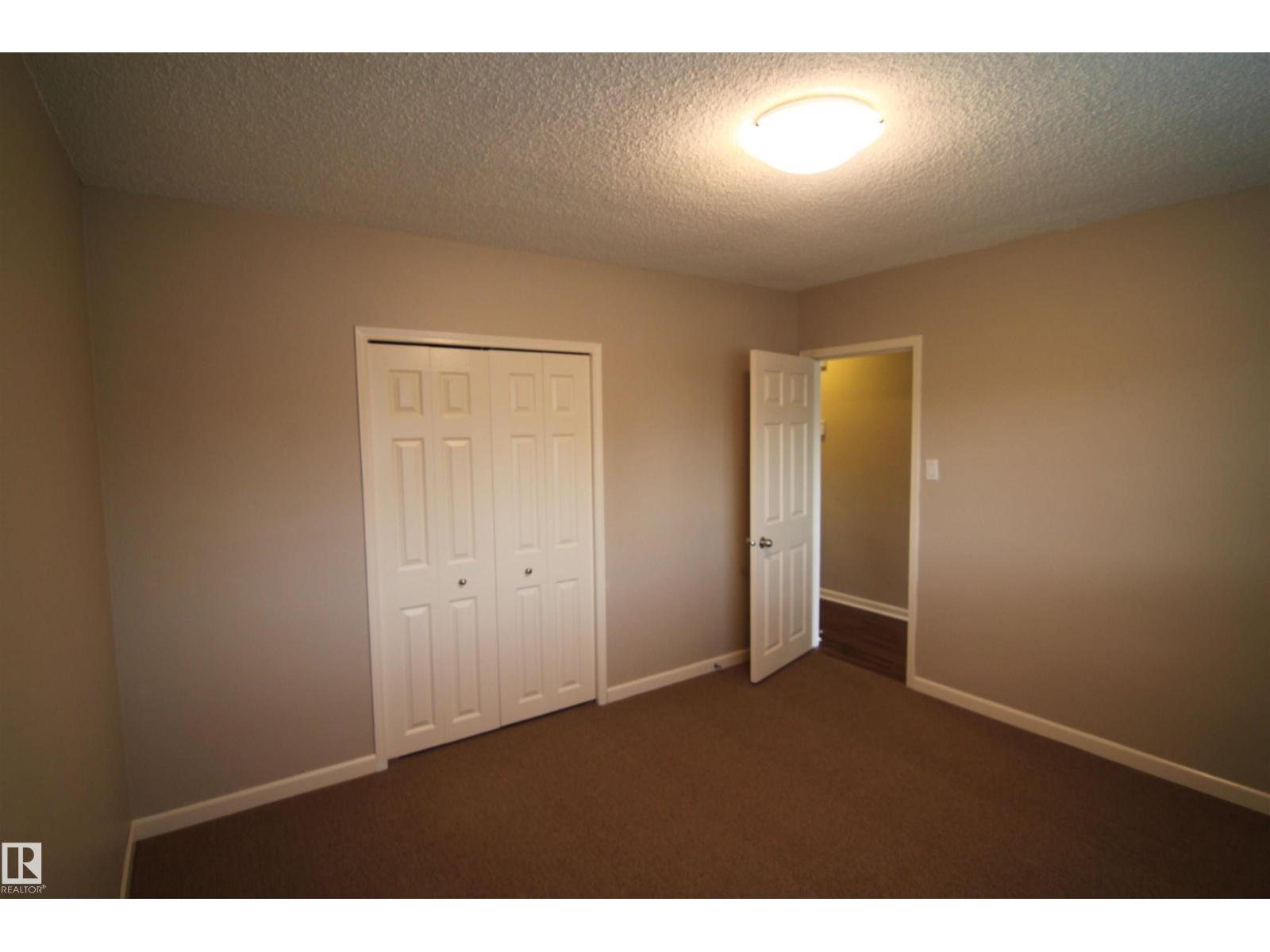 9404 9406 Holyrood Rd Nw, Edmonton, Alberta  T6C 4H4 - Photo 23 - E4461609