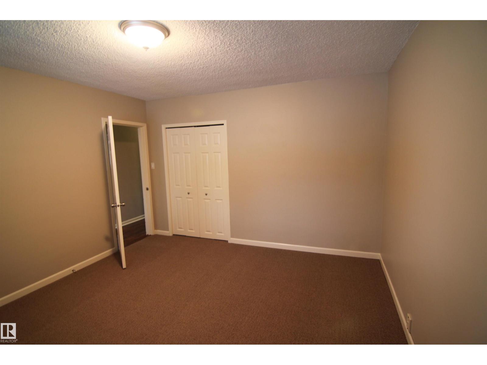 9404 9406 Holyrood Rd Nw, Edmonton, Alberta  T6C 4H4 - Photo 24 - E4461609