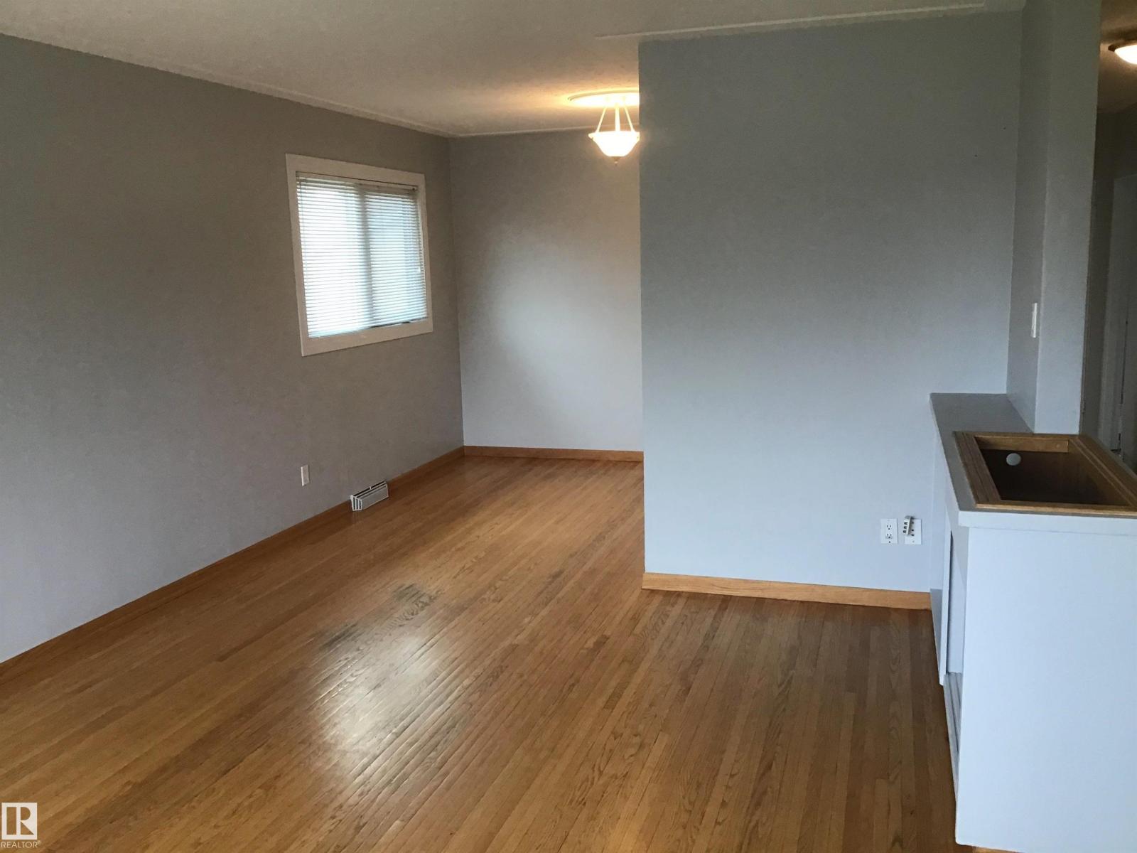 9404 9406 Holyrood Rd Nw, Edmonton, Alberta  T6C 4H4 - Photo 26 - E4461609