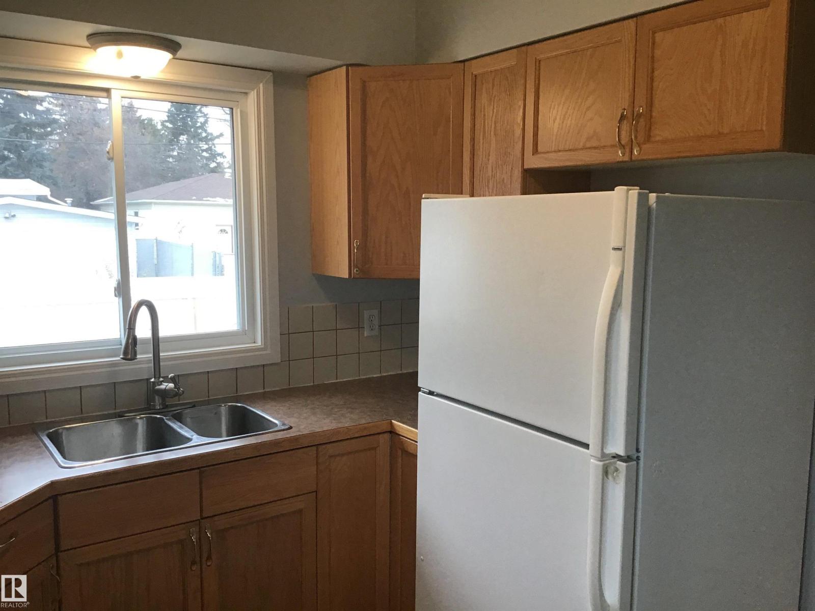 9404 9406 Holyrood Rd Nw, Edmonton, Alberta  T6C 4H4 - Photo 30 - E4461609