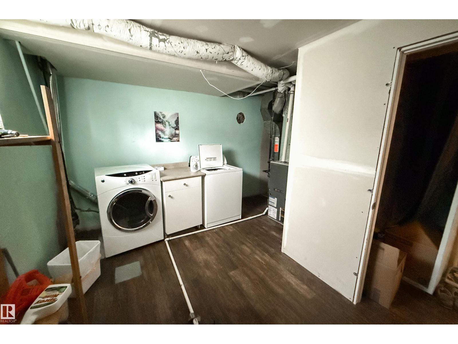 9404 9406 Holyrood Rd Nw, Edmonton, Alberta  T6C 4H4 - Photo 36 - E4461609