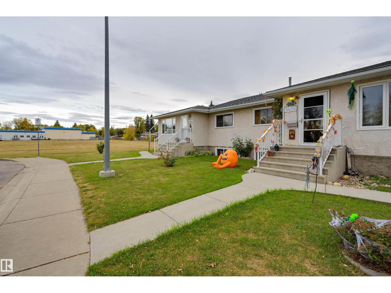 9404 9406 Holyrood Rd Nw, Edmonton, Alberta  T6C 4H4 - Photo 4 - E4461609