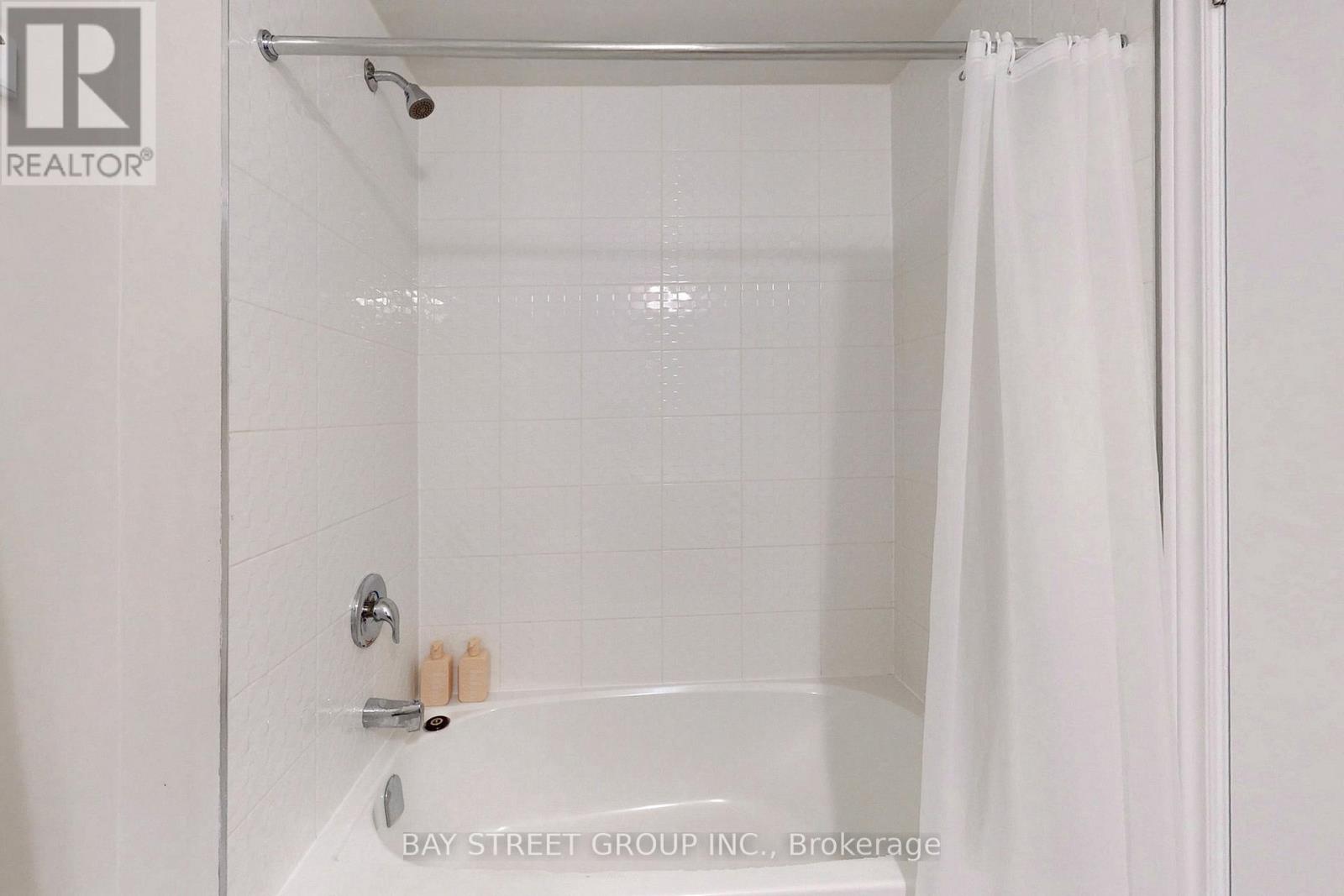 20 Morrison Crescent, Whitby, Ontario  L1P 1V4 - Photo 37 - E12455736
