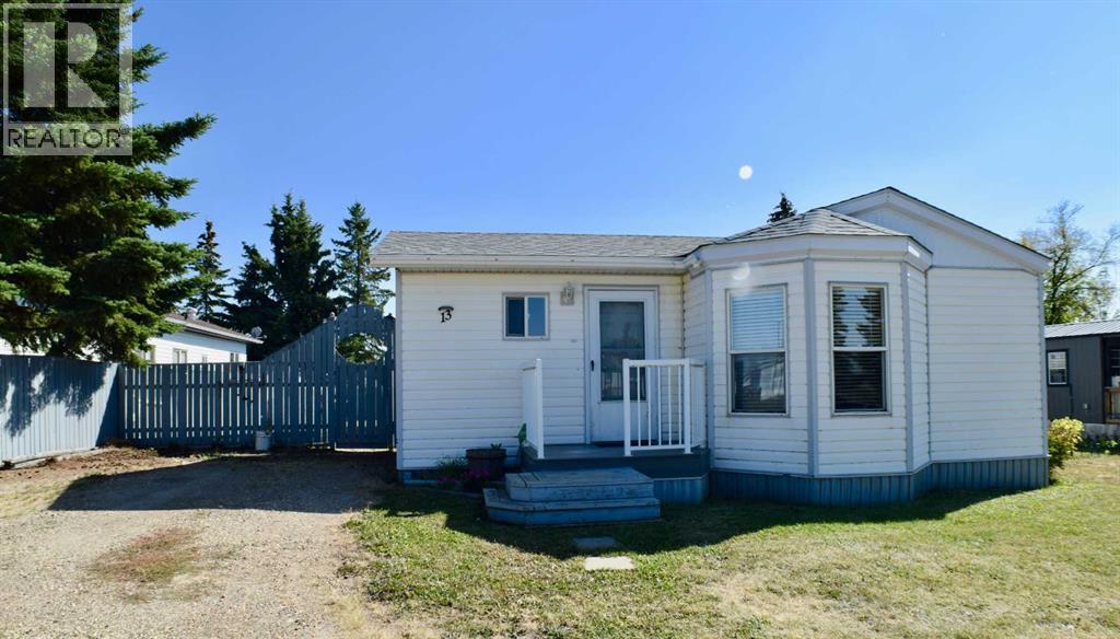 13 East Loop, Joffre, Alberta  T4L 2N2 - Photo 4 - A2260455