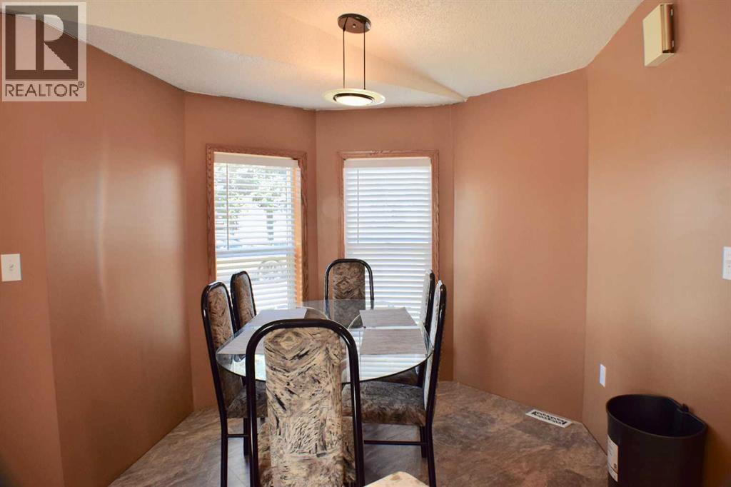 13 East Loop, Joffre, Alberta  T4L 2N2 - Photo 13 - A2260455
