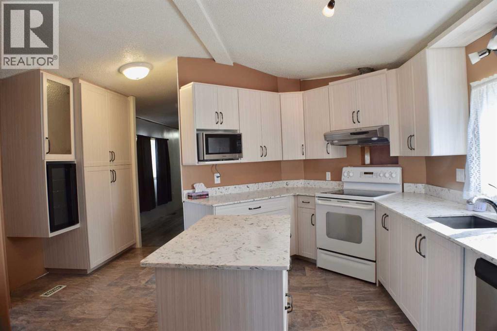 13 East Loop, Joffre, Alberta  T4L 2N2 - Photo 11 - A2260455