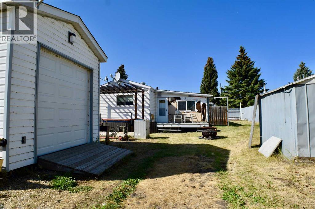 13 East Loop, Joffre, Alberta  T4L 2N2 - Photo 34 - A2260455