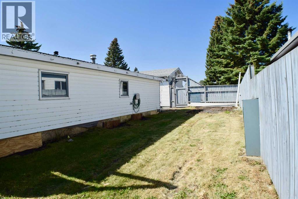13 East Loop, Joffre, Alberta  T4L 2N2 - Photo 32 - A2260455