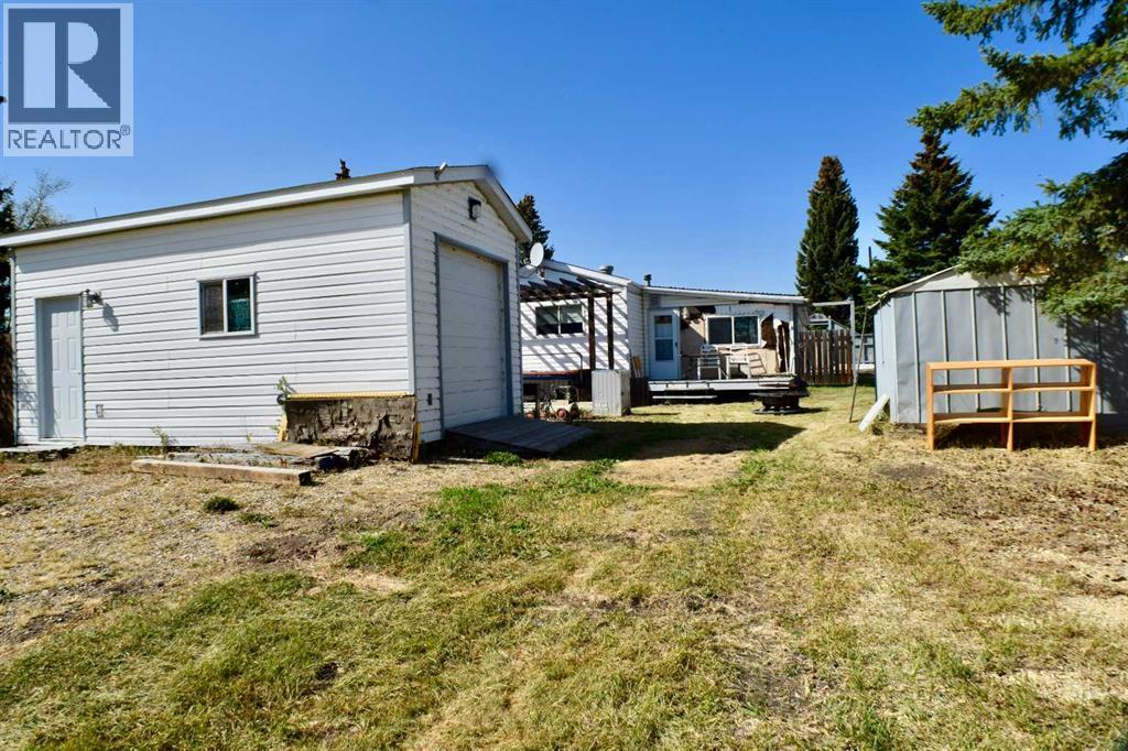 13 East Loop, Joffre, Alberta  T4L 2N2 - Photo 35 - A2260455
