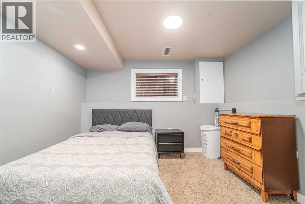 826 Columbia Boulevard W, Lethbridge, Alberta  T1K 5A5 - Photo 33 - A2261592