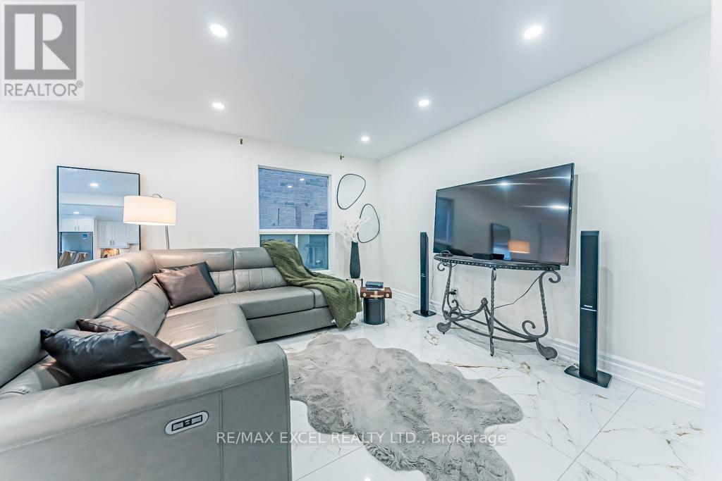 311 Conley Street, Vaughan, Ontario  L4J 2Z3 - Photo 11 - N12455753