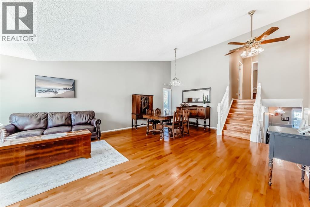 68 Woodmark Crescent Sw, Calgary, Alberta  T2w 4z2 - Photo 16 - A2263557