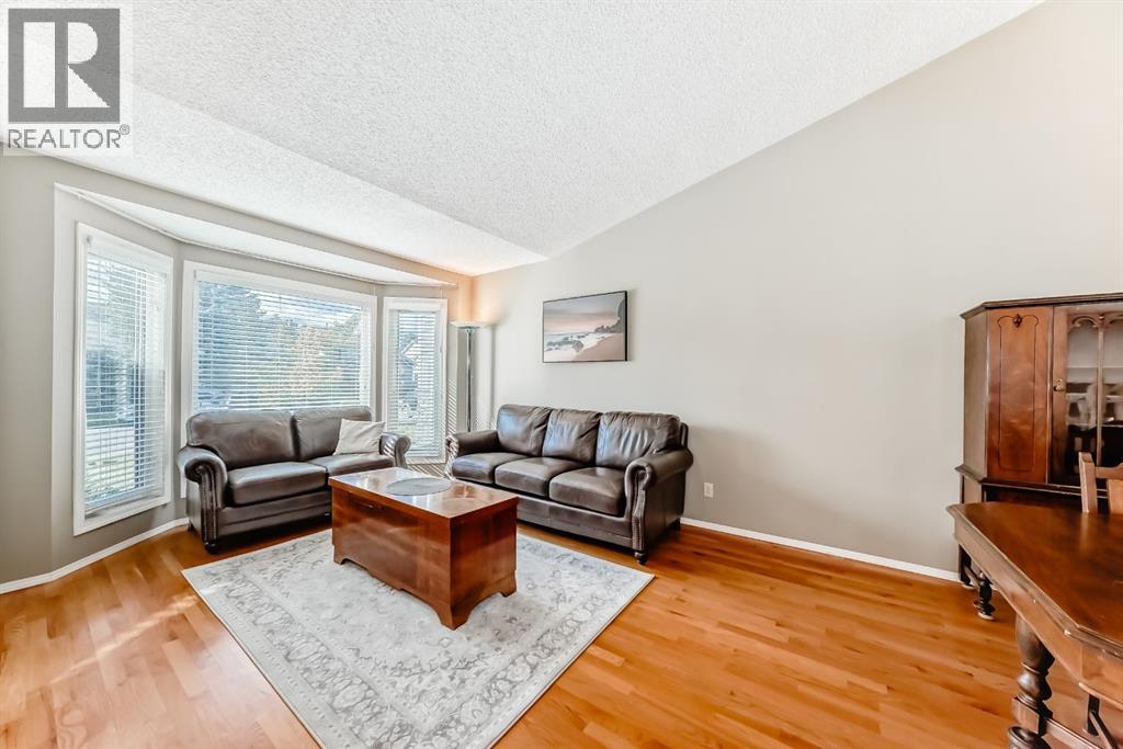 68 Woodmark Crescent Sw, Calgary, Alberta  T2w 4z2 - Photo 18 - A2263557