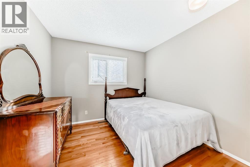 68 Woodmark Crescent Sw, Calgary, Alberta  T2w 4z2 - Photo 25 - A2263557