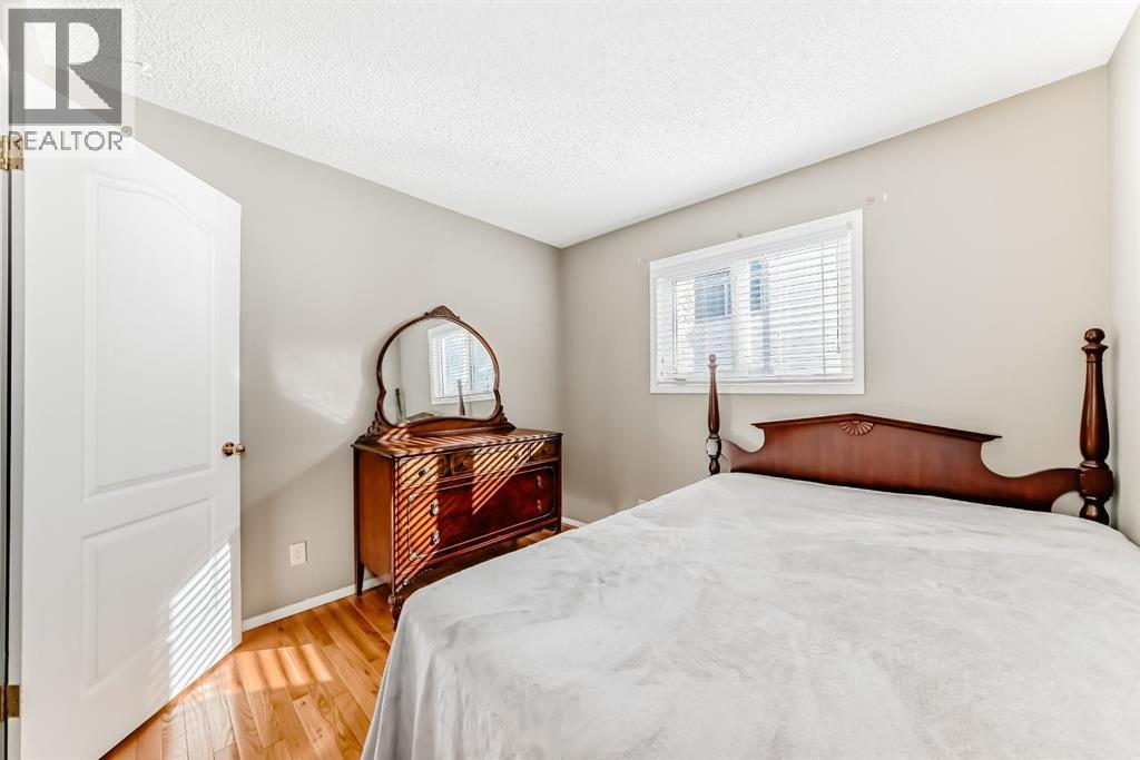 68 Woodmark Crescent Sw, Calgary, Alberta  T2w 4z2 - Photo 26 - A2263557