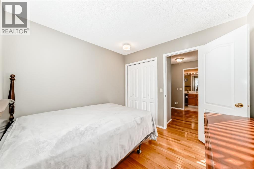 68 Woodmark Crescent Sw, Calgary, Alberta  T2w 4z2 - Photo 27 - A2263557