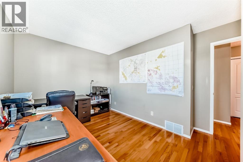 68 Woodmark Crescent Sw, Calgary, Alberta  T2w 4z2 - Photo 30 - A2263557